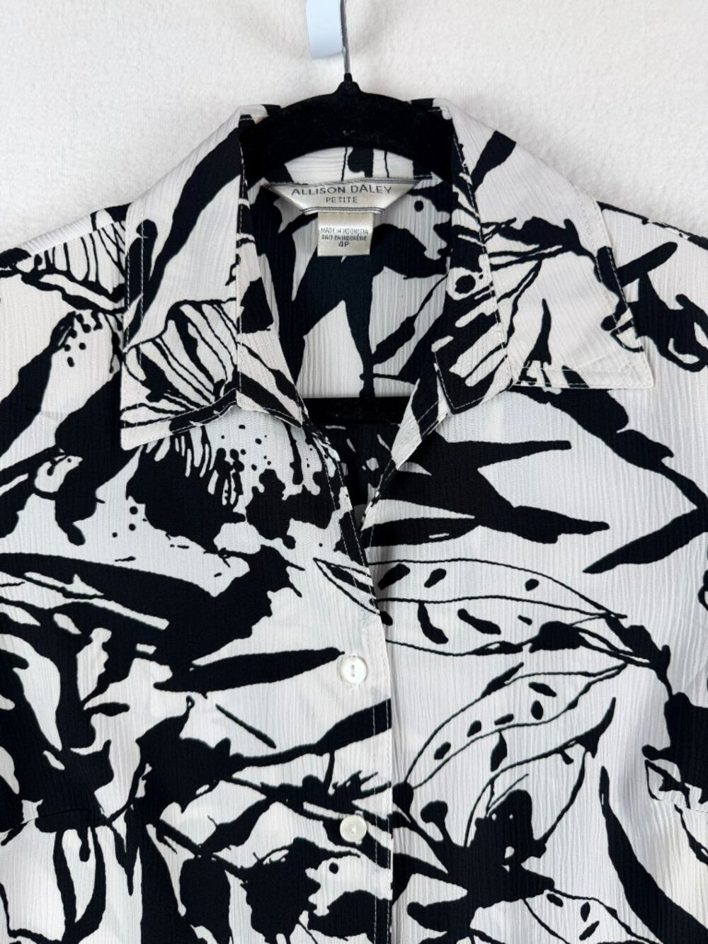 Allison Daley Womens Petite Floral Button-Up Shirt 4P Black & White Short Sleeve - Picture 13 of 14